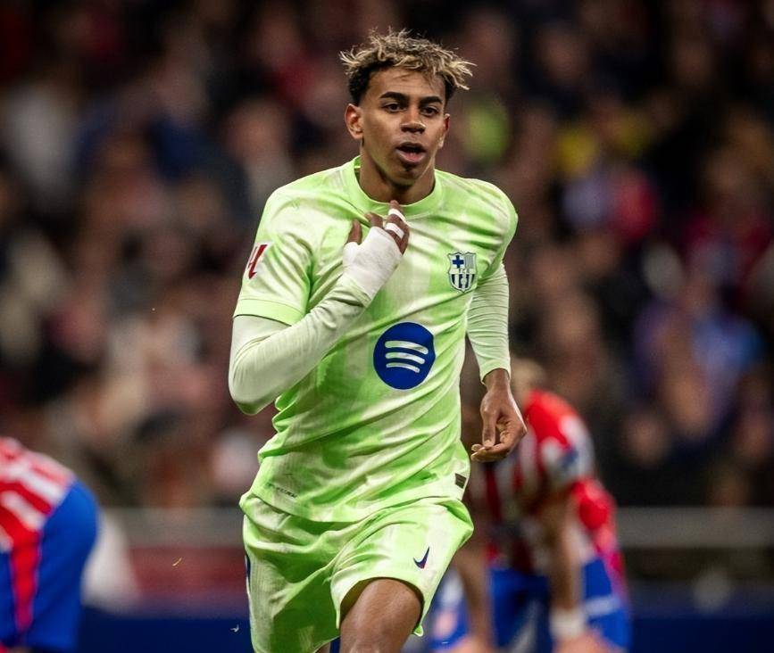 凌晨3点欧冠打响西甲内战:亚马尔冲击4连斩 2人,反戈巴萨